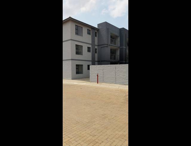 2 BEDROOM PROPERTY TO RENT IN POMONA
